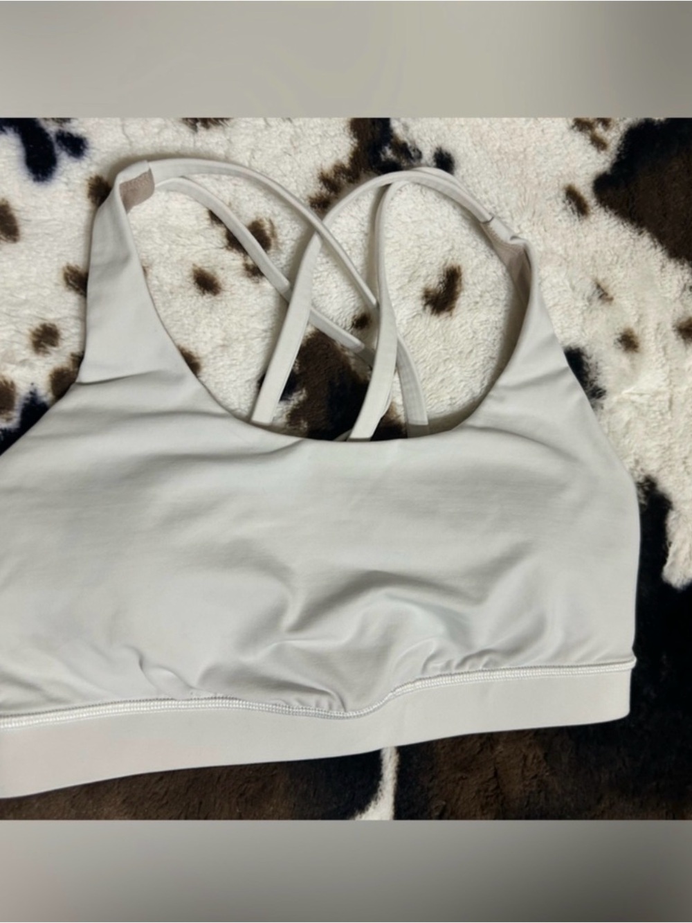 Lululemon SmoothCover White Sports Bra with pads Size 8